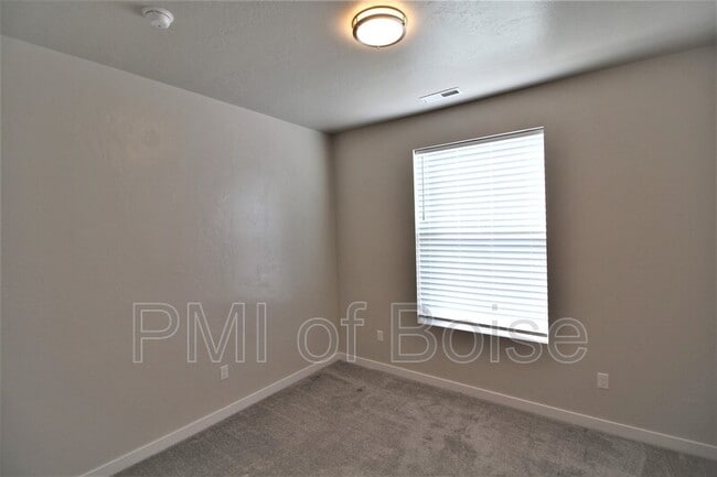 Building Photo - 3098 W Everest St