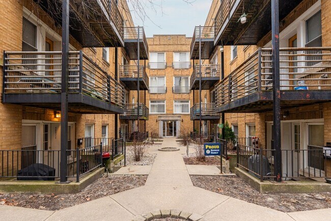Building Photo - 4606 N Monticello Ave