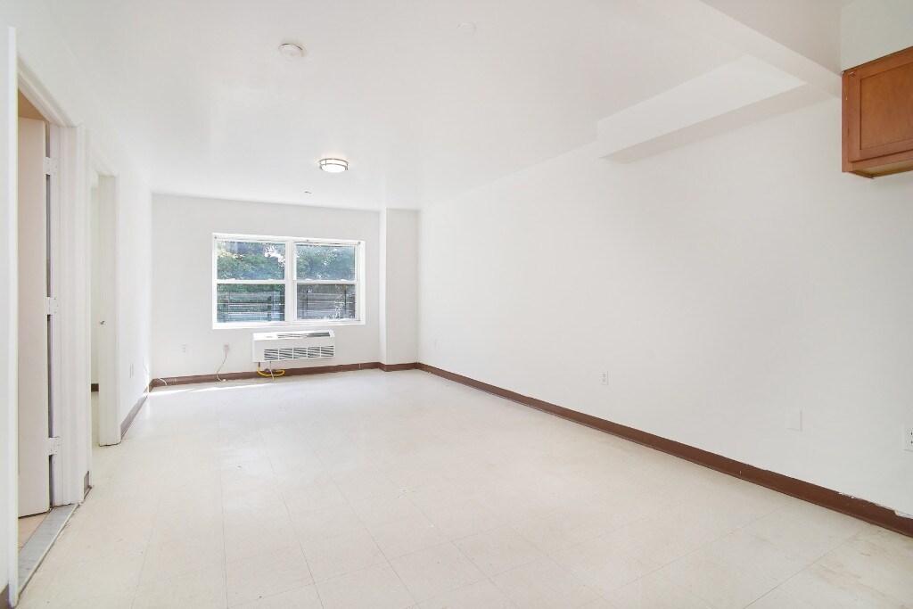 2378 Hoffman St Unit 2B, The Bronx, NY 10458 Room for Rent in The