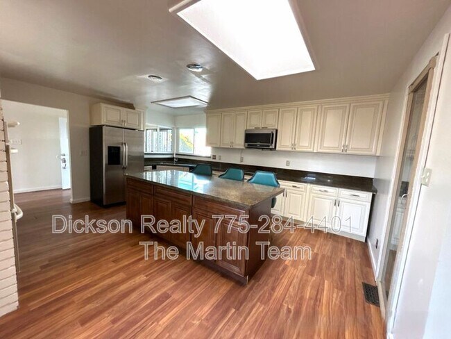 Building Photo - 3200 Lodestar Ln