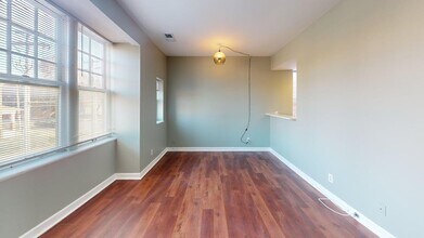 Building Photo - 1515 S 39th St