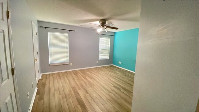 Building Photo - 3 bedroom/2 bath home in Bellegroae