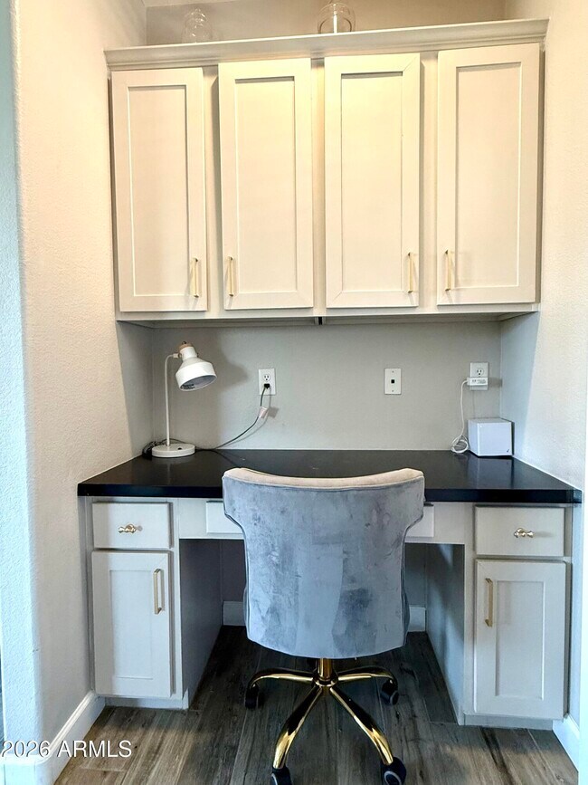 Foto del edificio - 3708 E Kerry Ln
