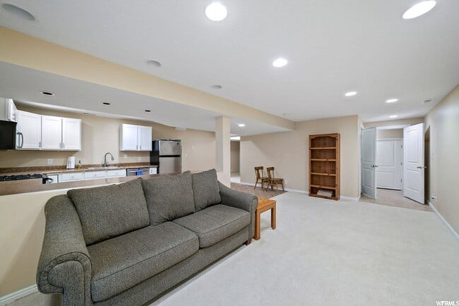 Building Photo - 3891 E Cunninghill Dr