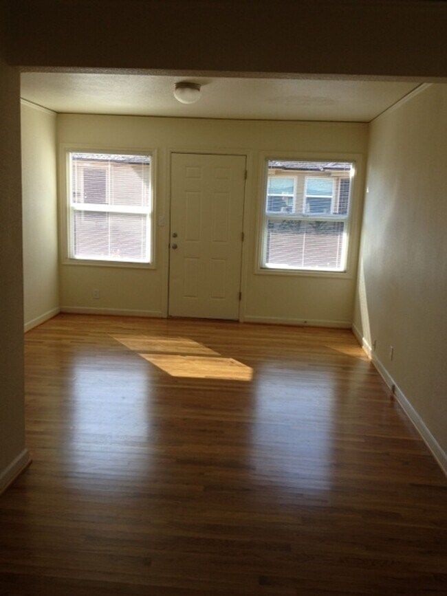 Foto del edificio - 6617 N Greeley Ave