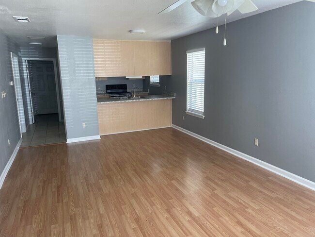 Building Photo - 2719 W Tharpe St