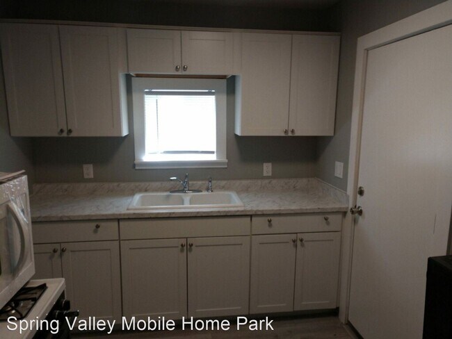 Building Photo - 6460 Northland Dr NE