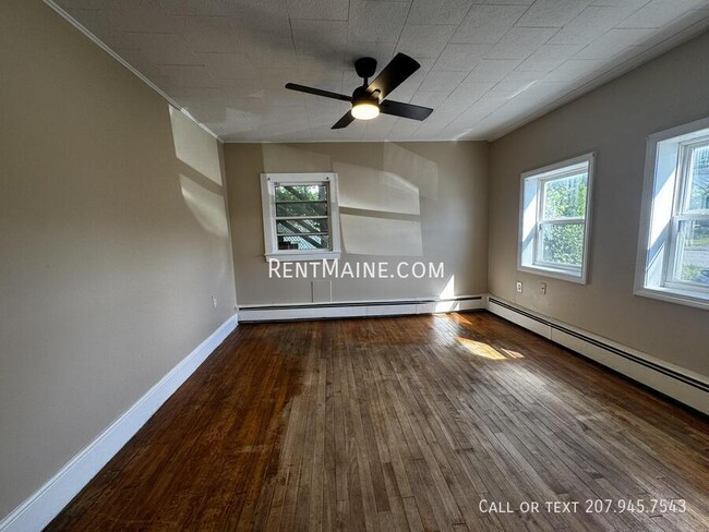 Building Photo - 172 College Ave
