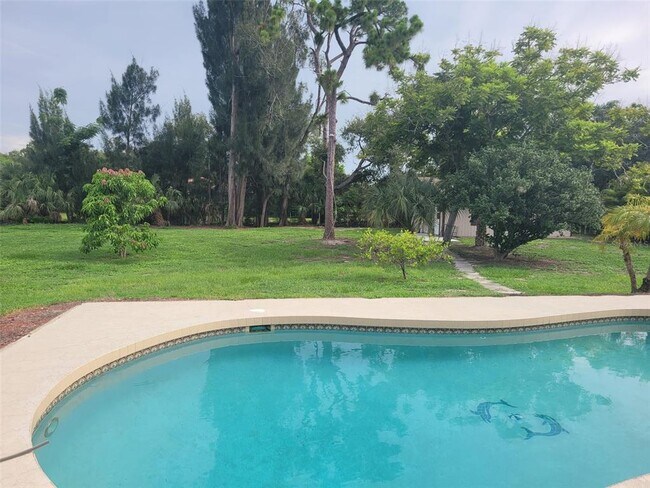 Foto del edificio - 2331 Mission Valley Blvd