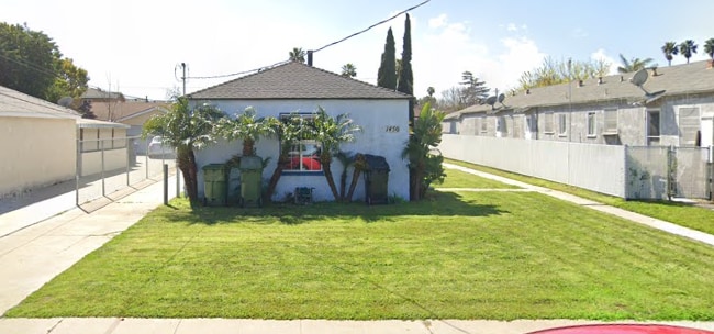Building Photo - 1450 W 220th St