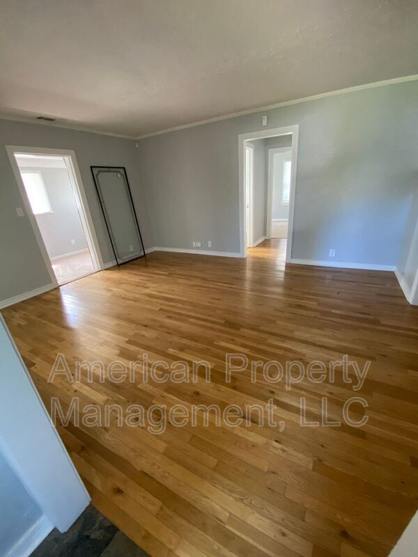 Foto del edificio - 1444 S Marion Ave