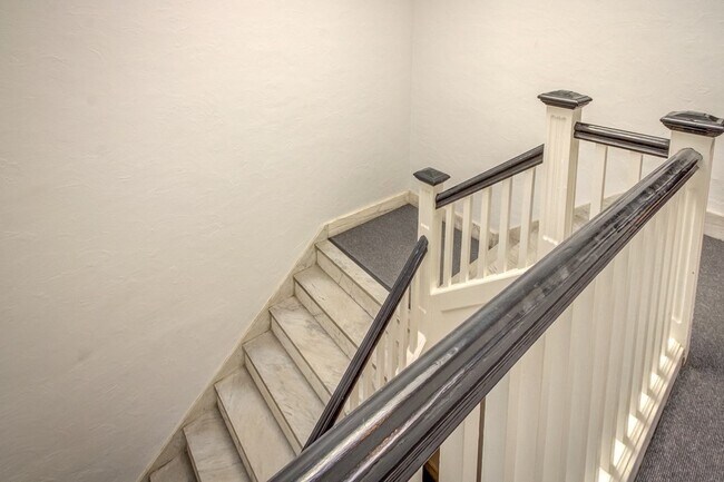 Foto del edificio - 321 Tappan St