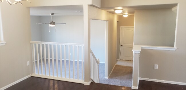 Building Photo - 2027 Blue Moon Dr