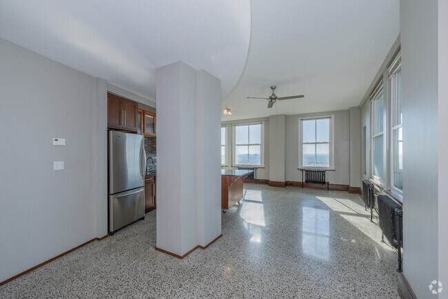 1 dormitorio, 1 baño - 982 pies cuadrados - Cocina, sala de estar y comedor - Philtower Lofts