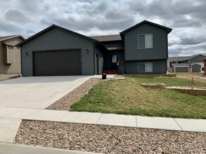 Building Photo - 1235 Kodiak Dr