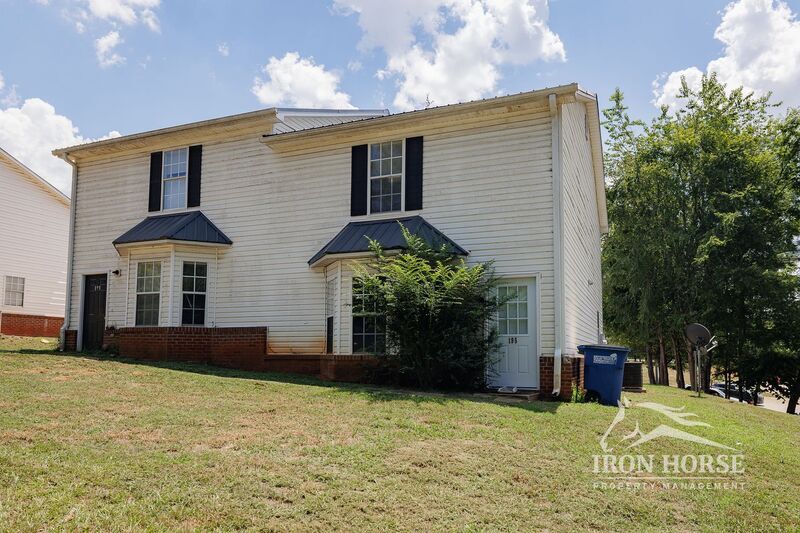 Primary Photo - 195 Westchester Cir
