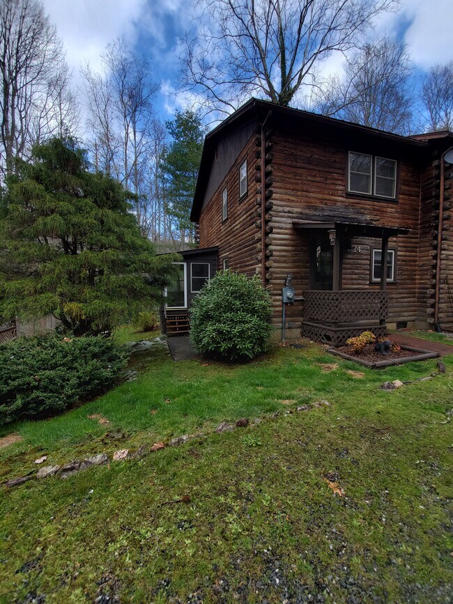 Building Photo - 24 Mulberry Ln
