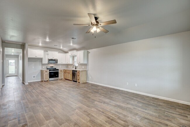Building Photo - 634 Juniper St.