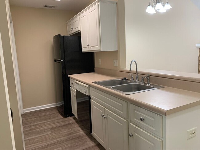 Building Photo - 410 Northrop Pl