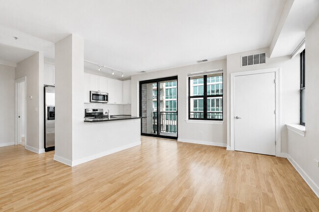 Building Photo - 451 W Huron St