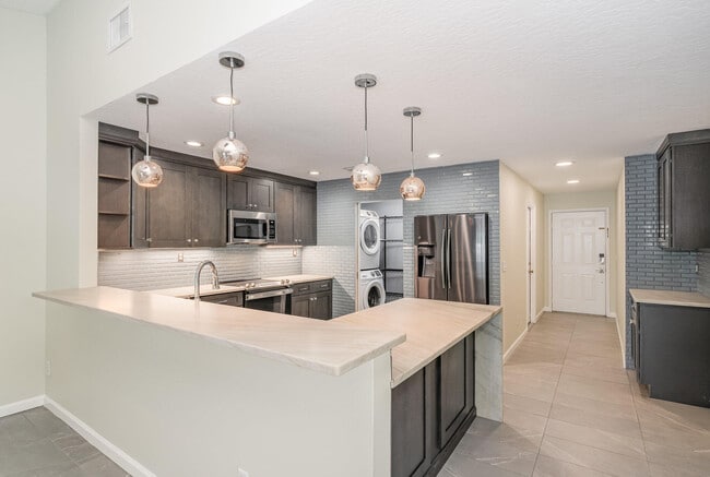 Building Photo - 1034 Mary Joye Ave