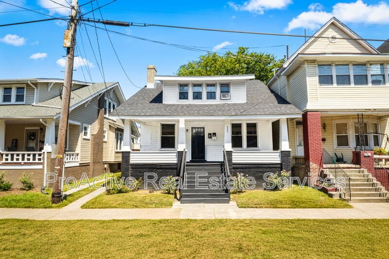 Primary Photo - 244 W 32nd St