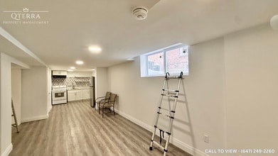 Building Photo - 76 William Honey Cres