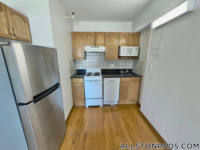 Foto del edificio - 1110 Commonwealth Ave