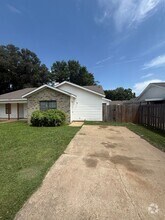 Building Photo - 1618 W Matthews Ave