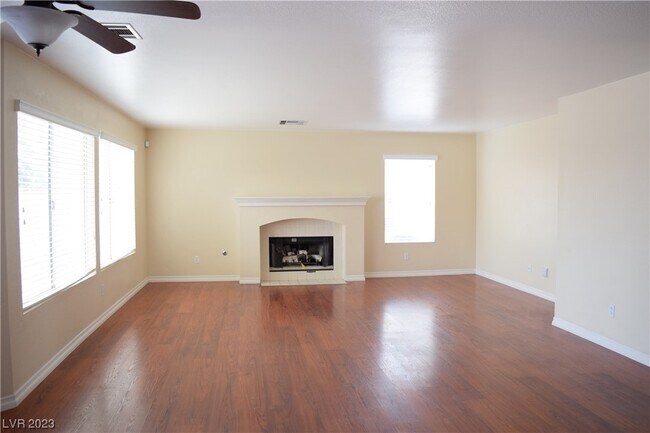 Building Photo - 5812 Willowcreek Rd