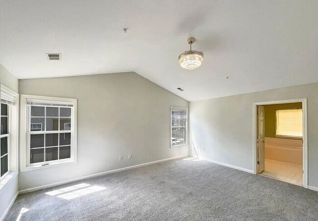 Building Photo - Single Family Residence