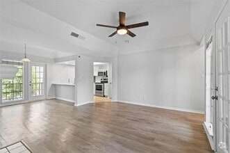 Building Photo - 3105 San Jacinto St