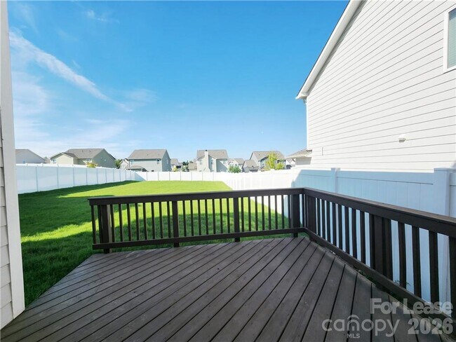 Foto del edificio - 4925 Grace View Dr