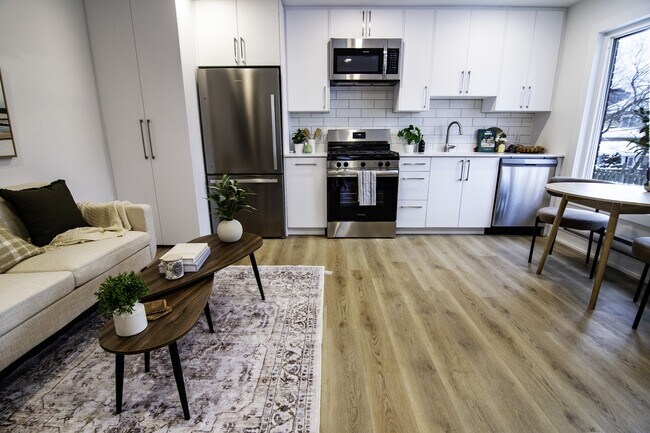 Building Photo - 142 Young St