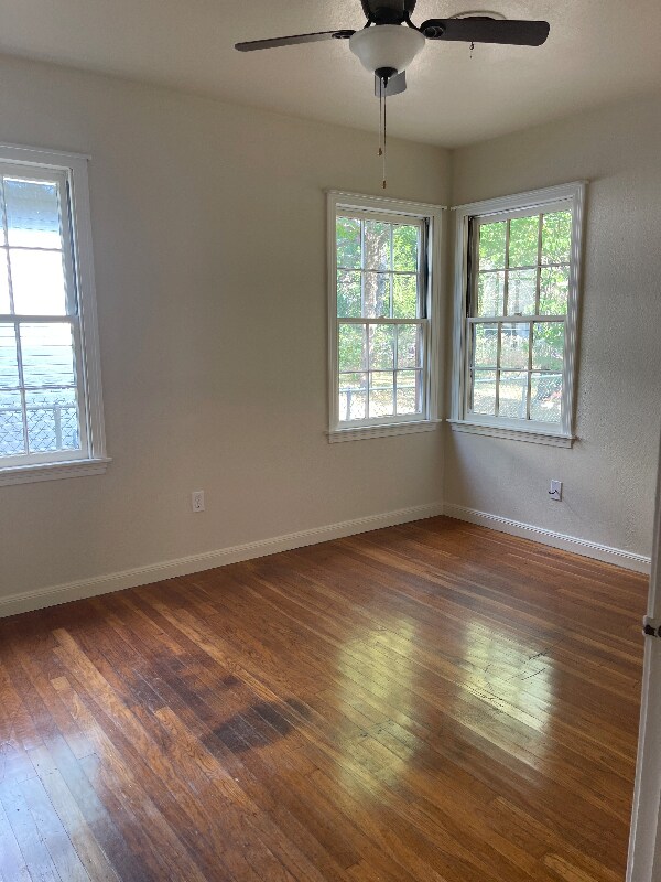 Building Photo - 2516 Powell Dr
