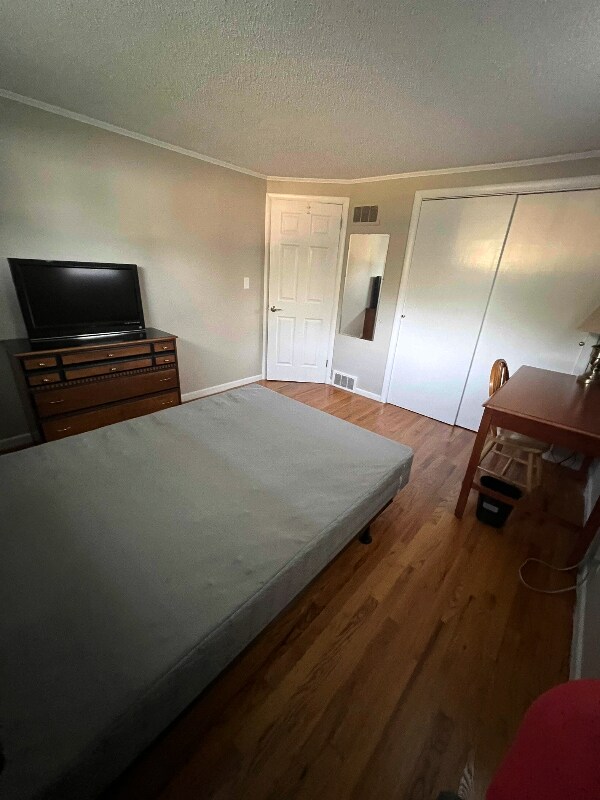 Foto del edificio - 240 Greenaway Dr