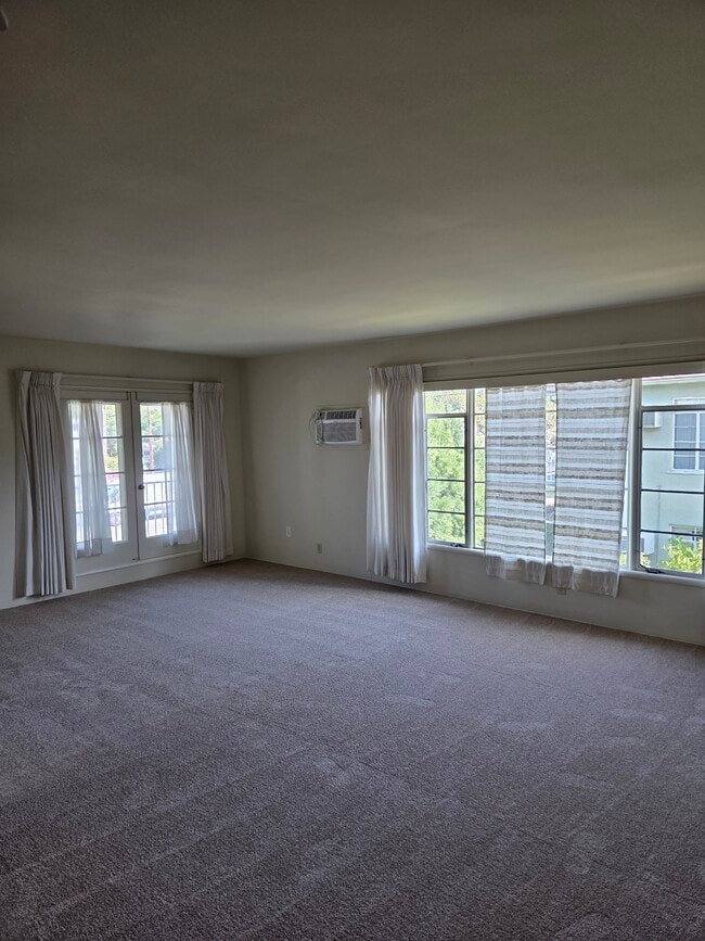 Building Photo - 5854 Woodman Ave