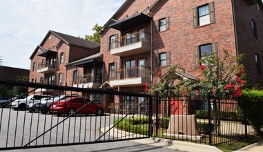 Building Photo - 1301 S Louisiana St