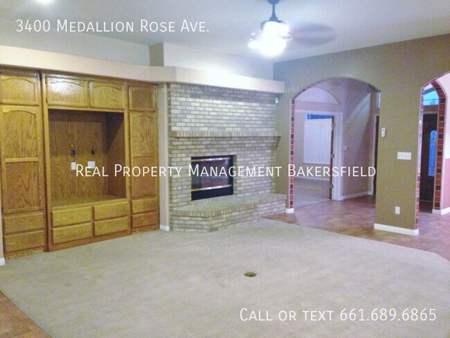 Foto del edificio - 3400 Medallion Rose Ave