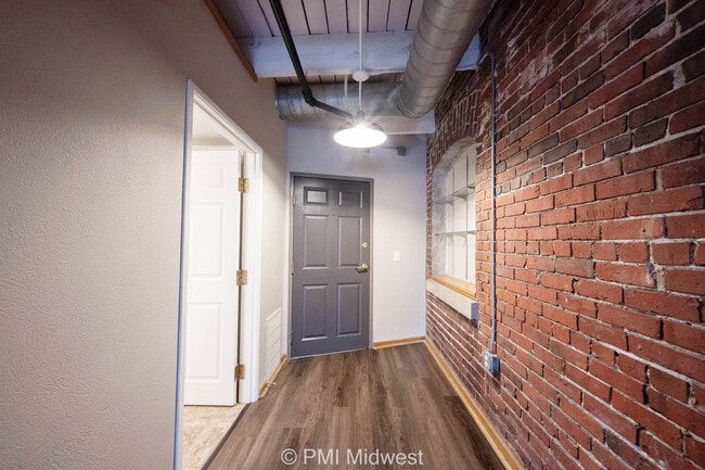 Building Photo - Lofts on Madison