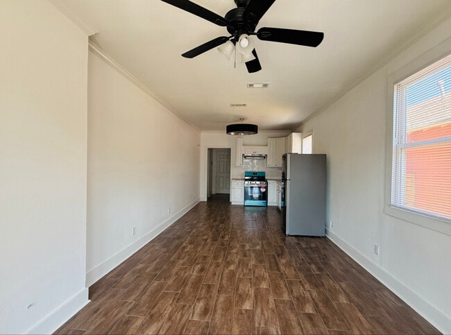 Photo - 617 S Solomon St Apartment