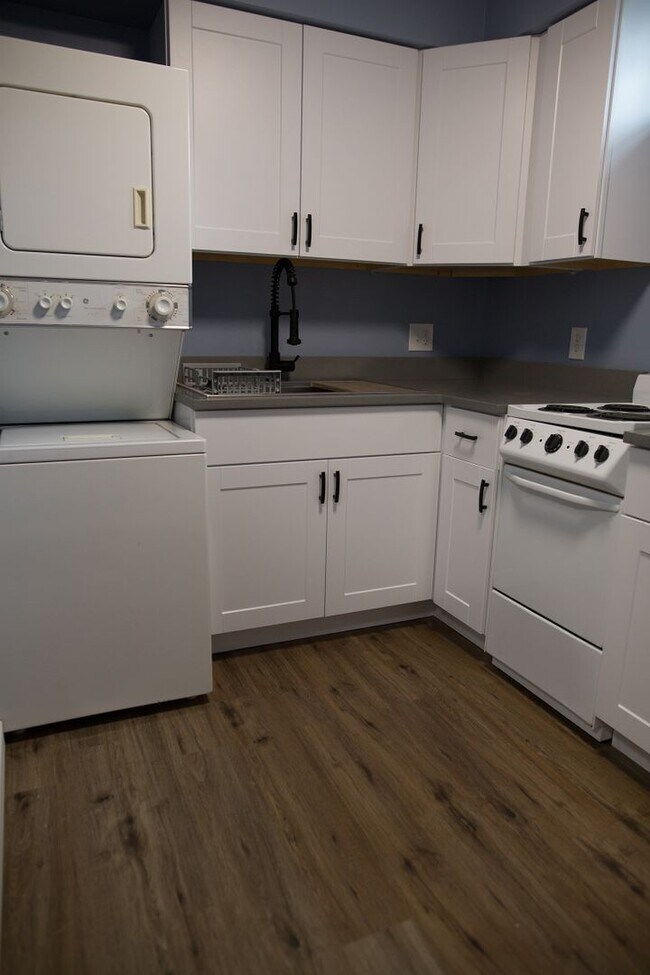Foto del edificio - Price Just Reduced!