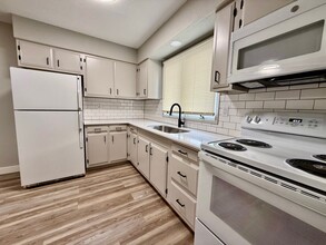 Building Photo - 1710 Carriage Hill Dr