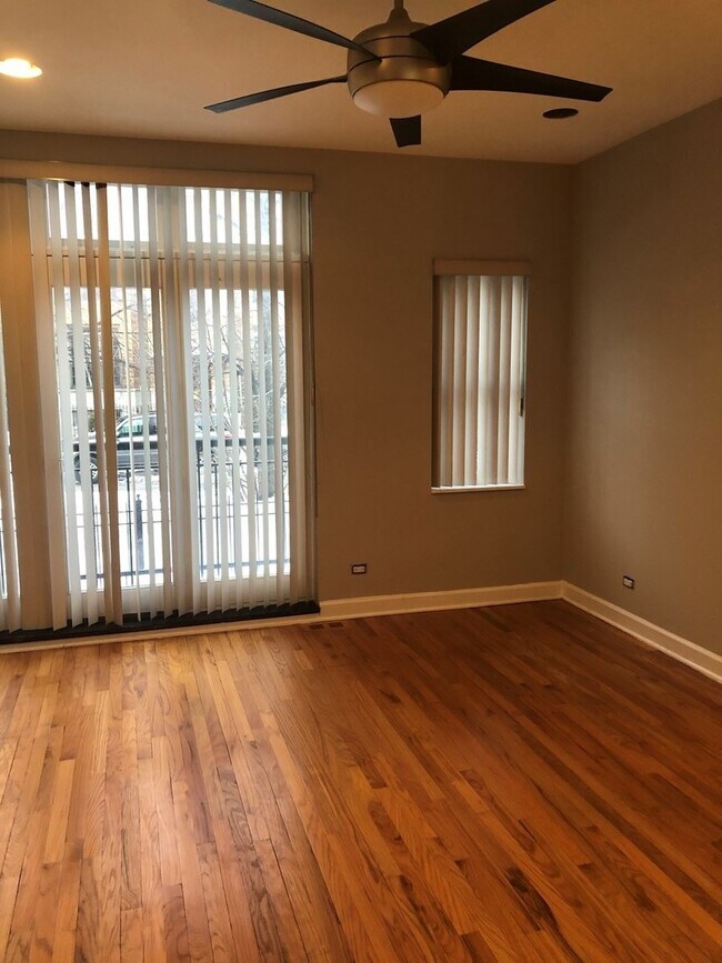 Foto del edificio - 2215 W Monroe St