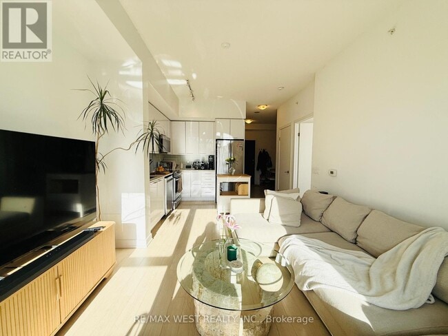 Photo du bâtiment - 10 Park Lawn Rd