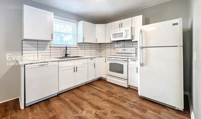 Building Photo - 9515 E 18 St S