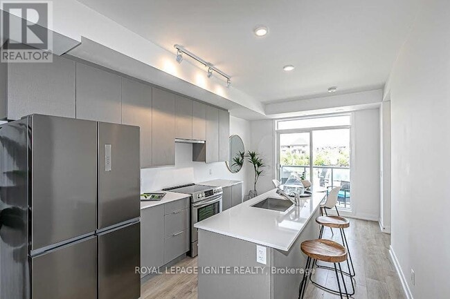 Building Photo - 3058 Sixth Line