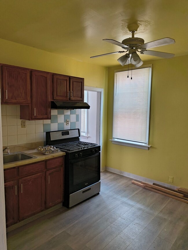 Foto del edificio - 5002 N 10th St