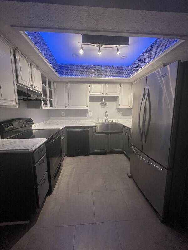 Building Photo - 6 Hobb Ct