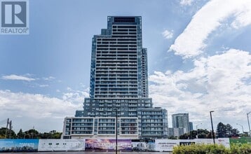 Building Photo - 8 Olympic Gdn Dr